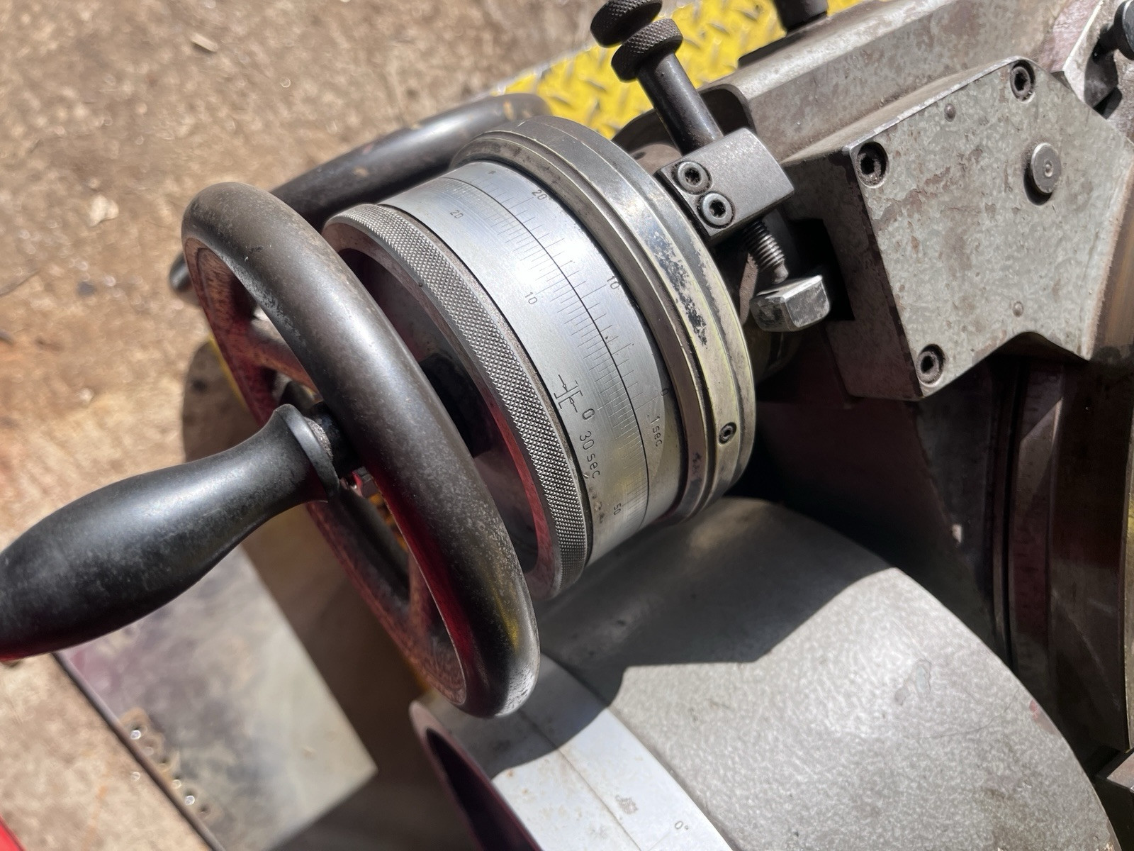 Tilting Rotary Table 19-1/2”