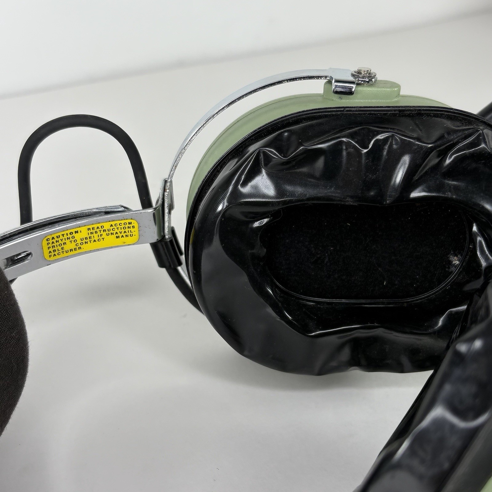 David Clark H10-13.4 Aviation Headset Missing Mic Cover