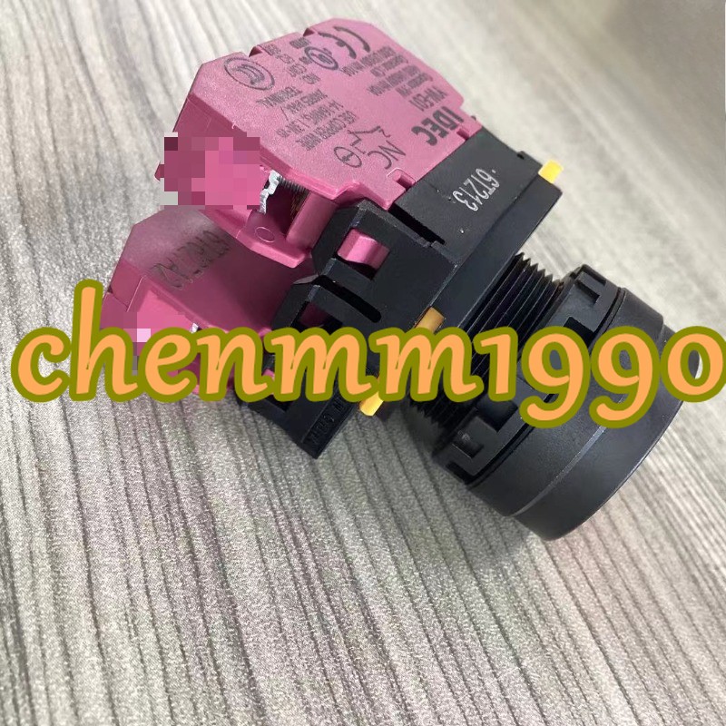 1PC NEW IDEC Red flat head push-button switch YW1B-M1E02R YW-E012B #YM