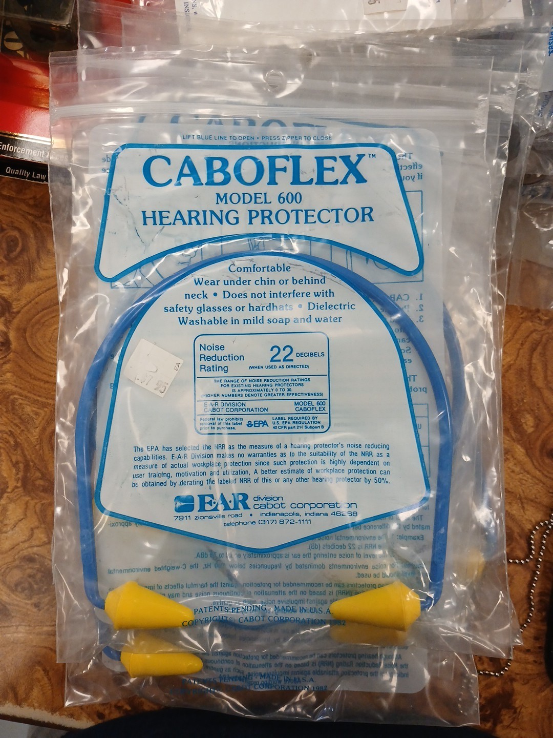 VINTAGE CABOFLEX MODEL 600 HEARING PROTECTOR NRR 20 U.S.A.