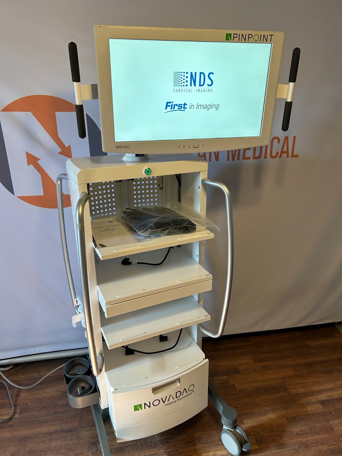 Novadaq Pinpoint Video Tower Trolley Cart PC9071