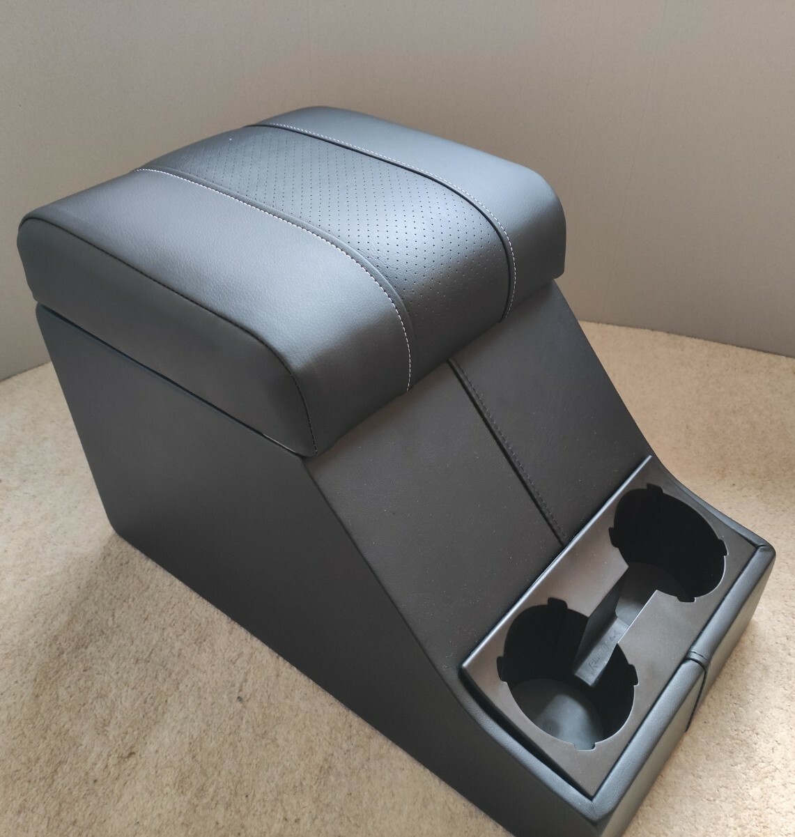 Cubby Box Lid, Land Rover Defender 90 / 110, Black perforated with White stitch