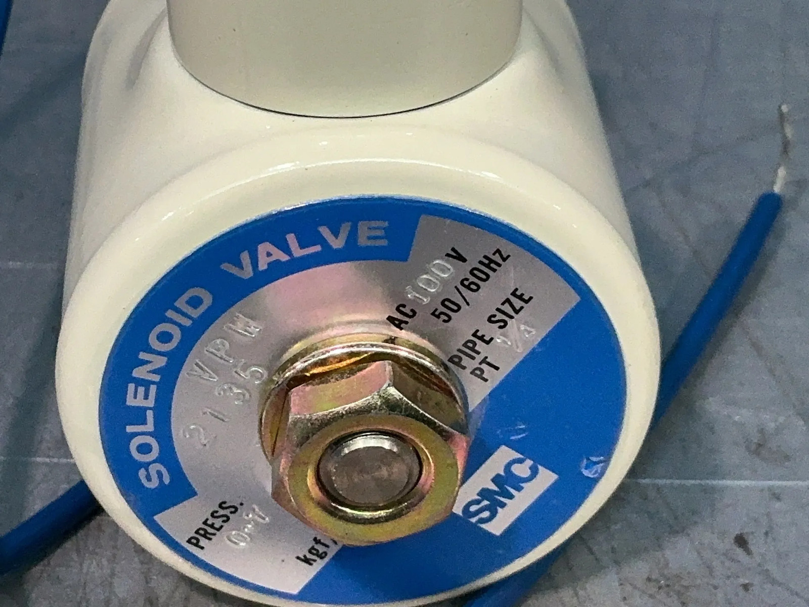 SMC SOLENOID VALVE 2135