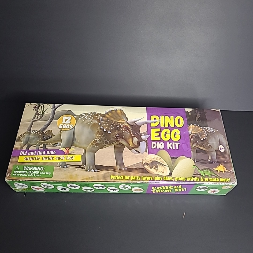 Dino Eggs Dig Kit Break Open 12 PieceFossil Science Toy Easter Gift Sealed New