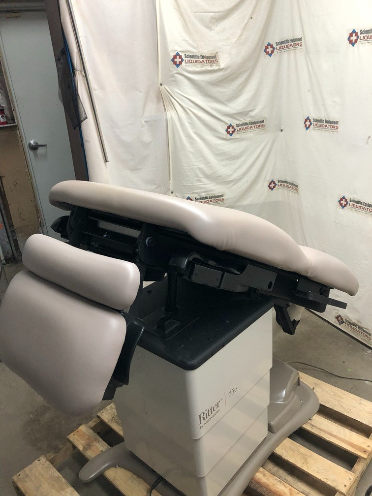 Ritter 75e Power Examination Table Model 230-004