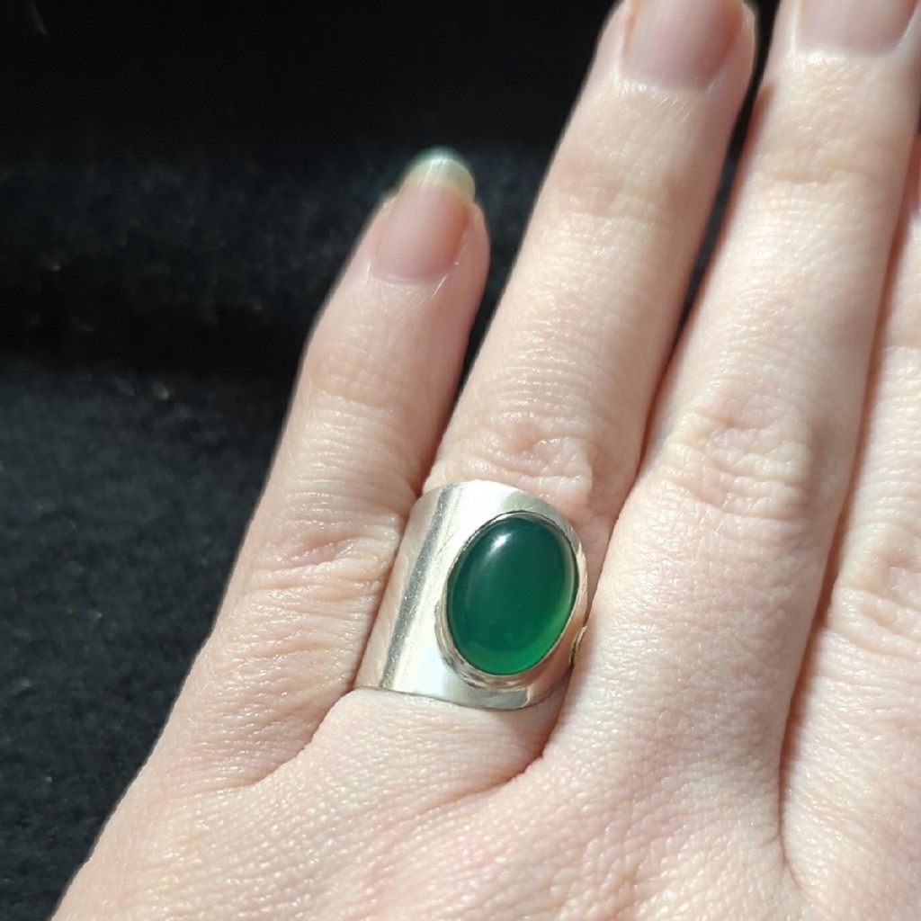 Silver Plated Green Onyx Gemstone Oval Statement Bypass Ring - Adjustable Sz 7-9