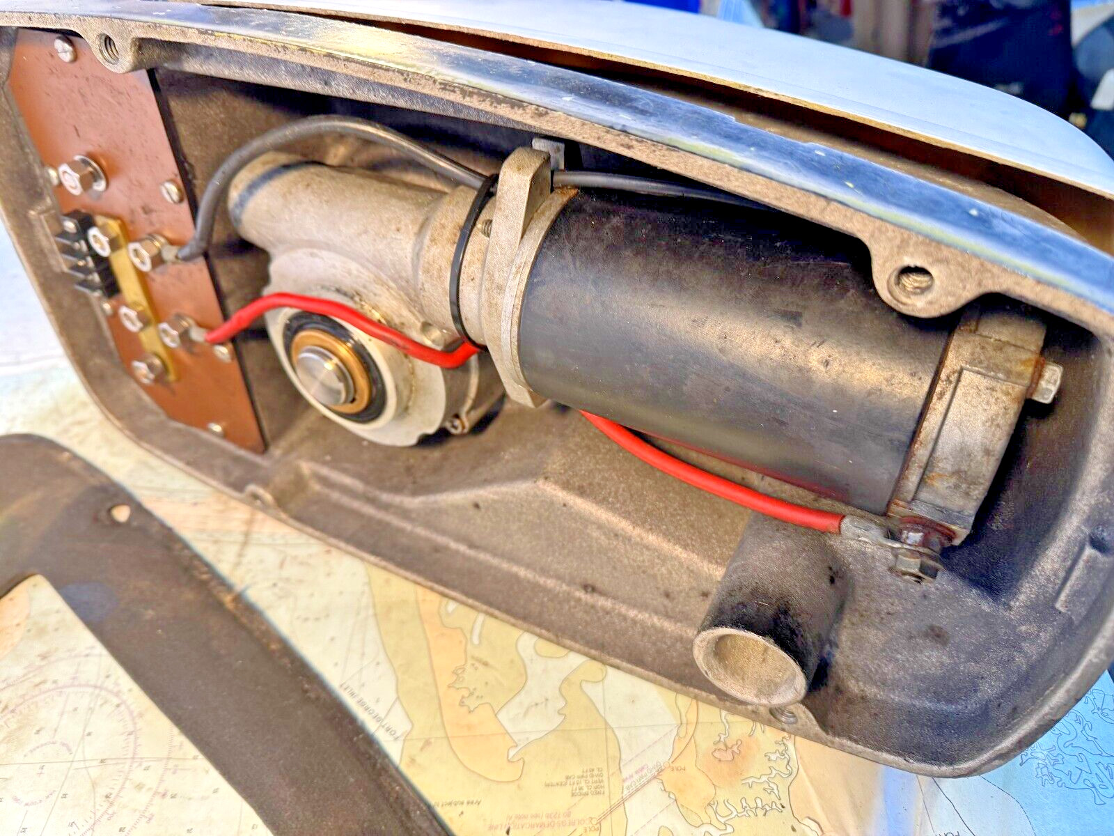 Maxwell R700 12Volt D.C. Automatic Rope Anchor Winch