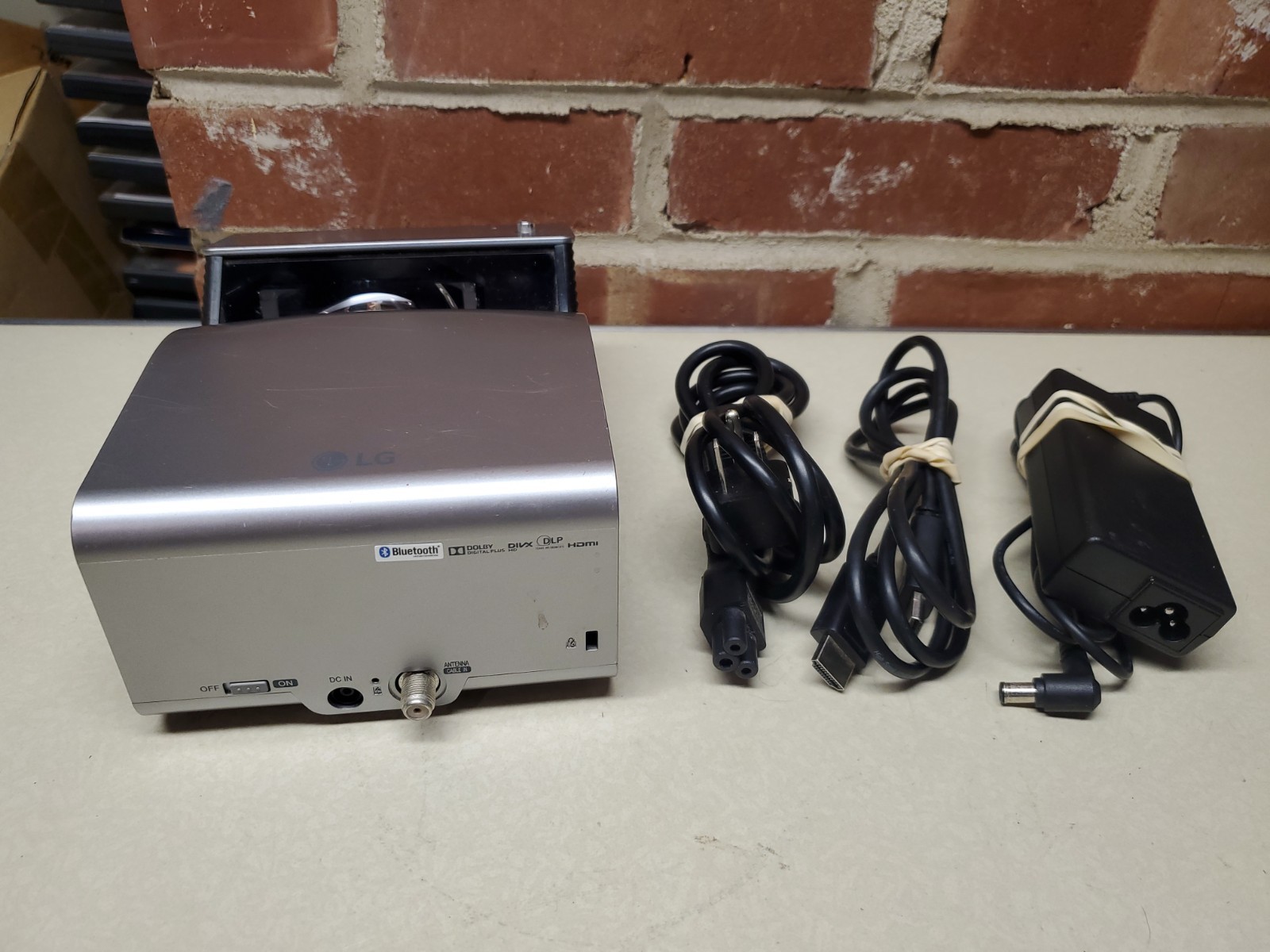LG PH450U-NA LED Ultra Short Throw Projector OEM Power HDMI TESTED