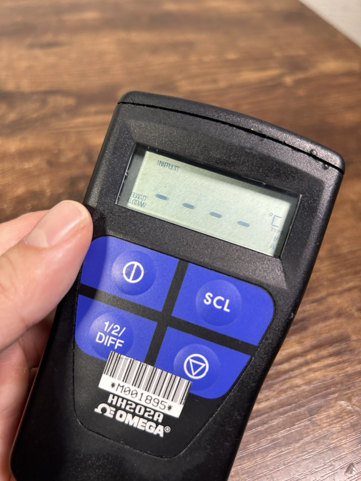 Omega HH202A - microprocessorbased handheld thermometer - Tested Working
