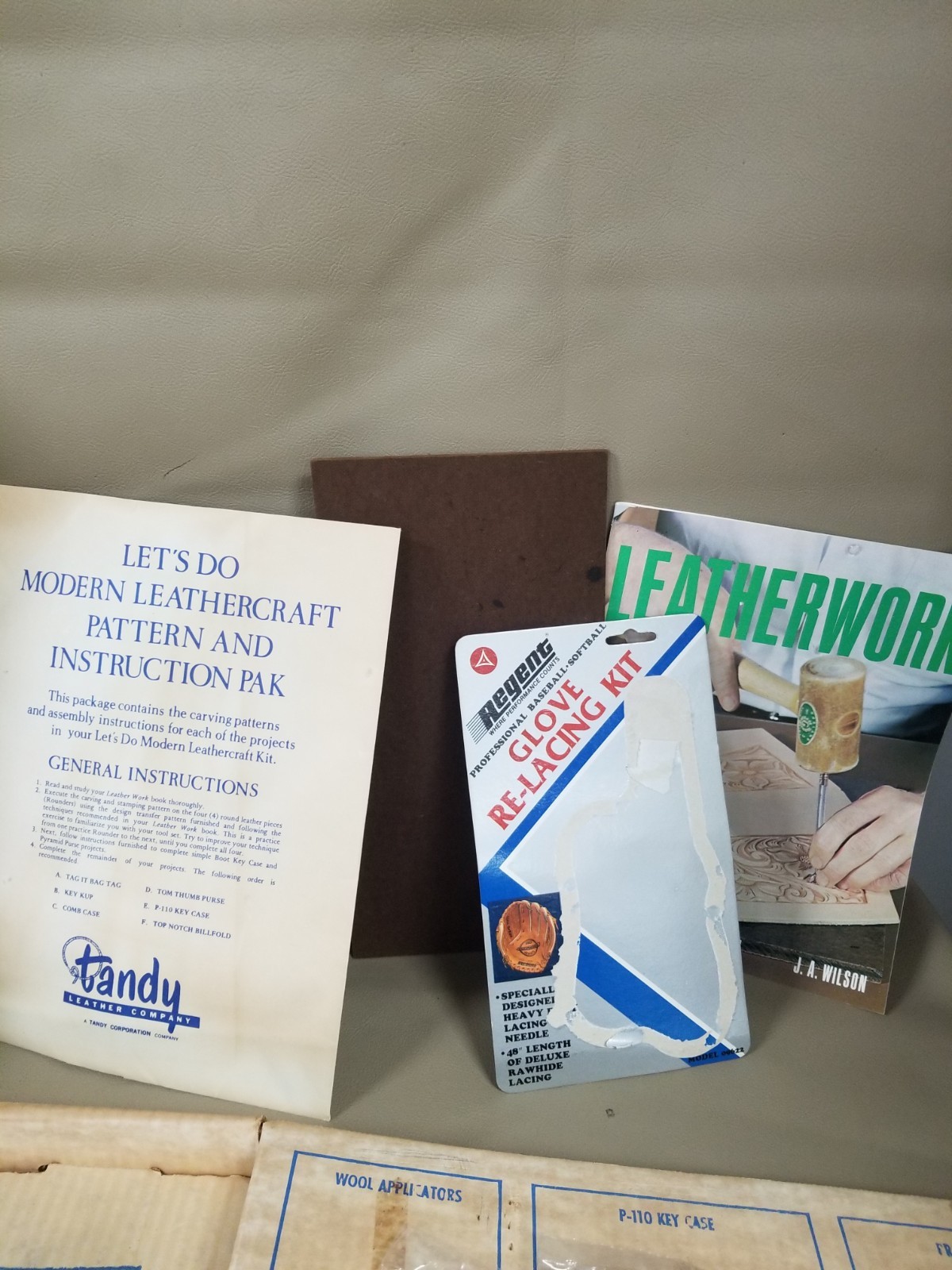 Vintage Tandy No.5500 Beginners Leathercraft Kit - Mostly Complete