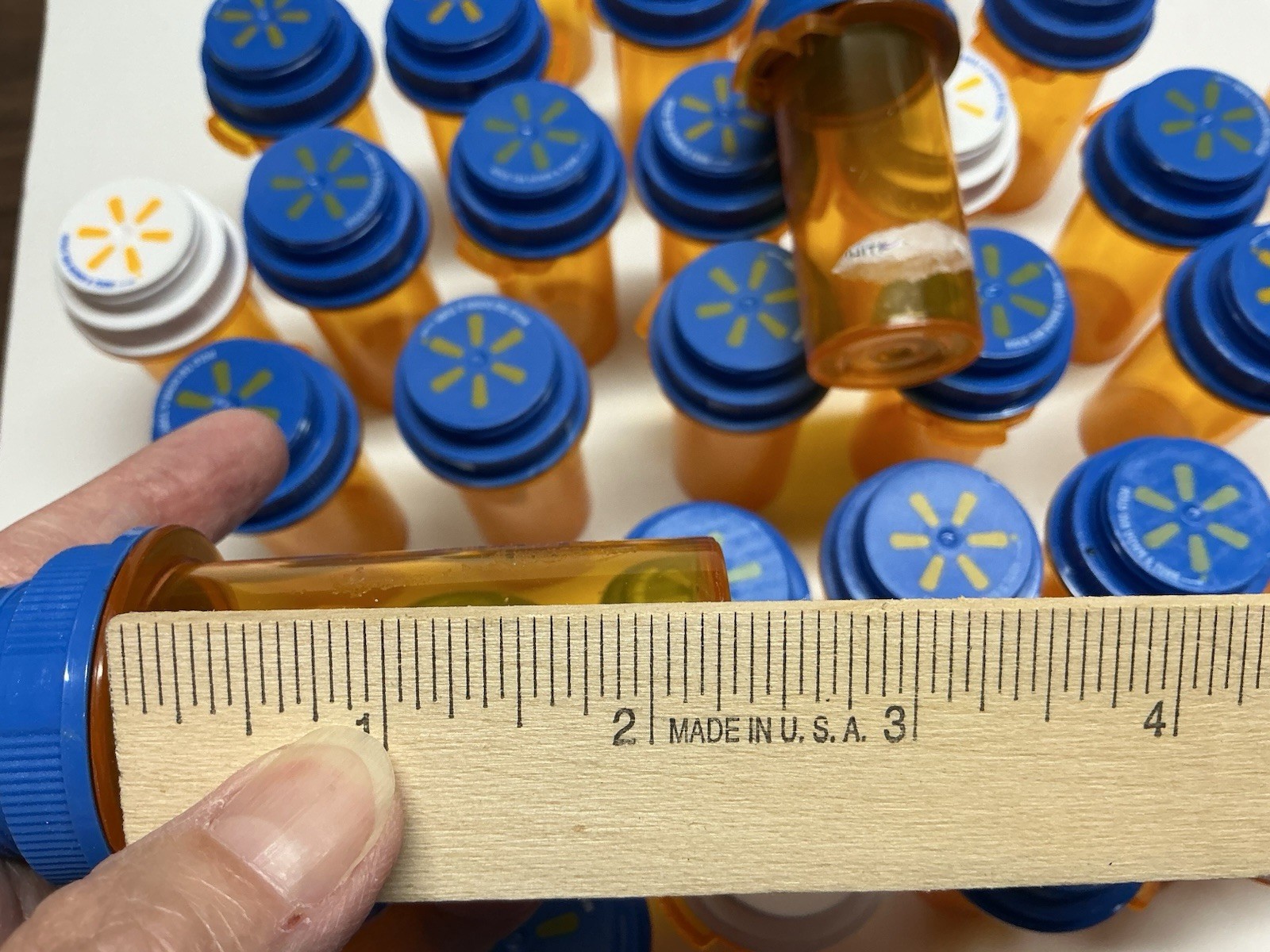 40 Small & Medium Empty Locking/Unlocking Pill Bottles UNCLEAN w sticker residue