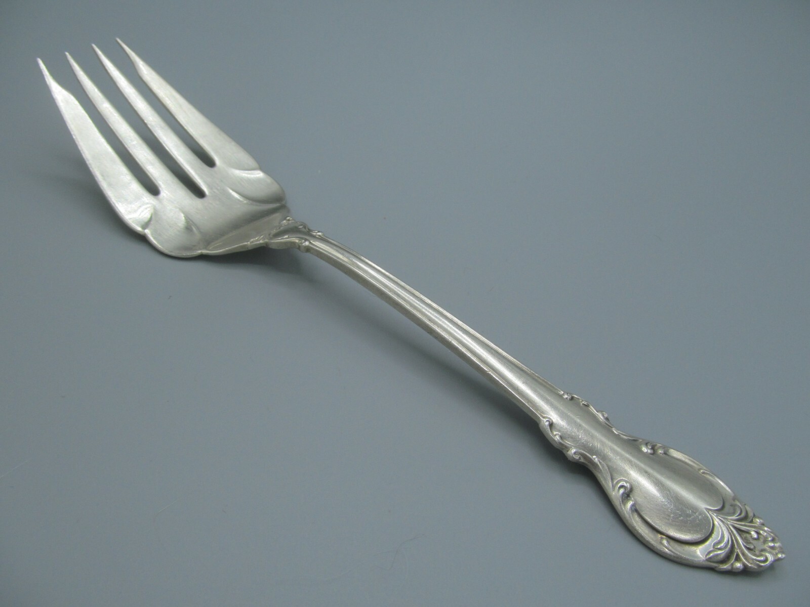 Holmes & Edwards IS SILVER FASHION Deep Silver Plate Silverware Flatware