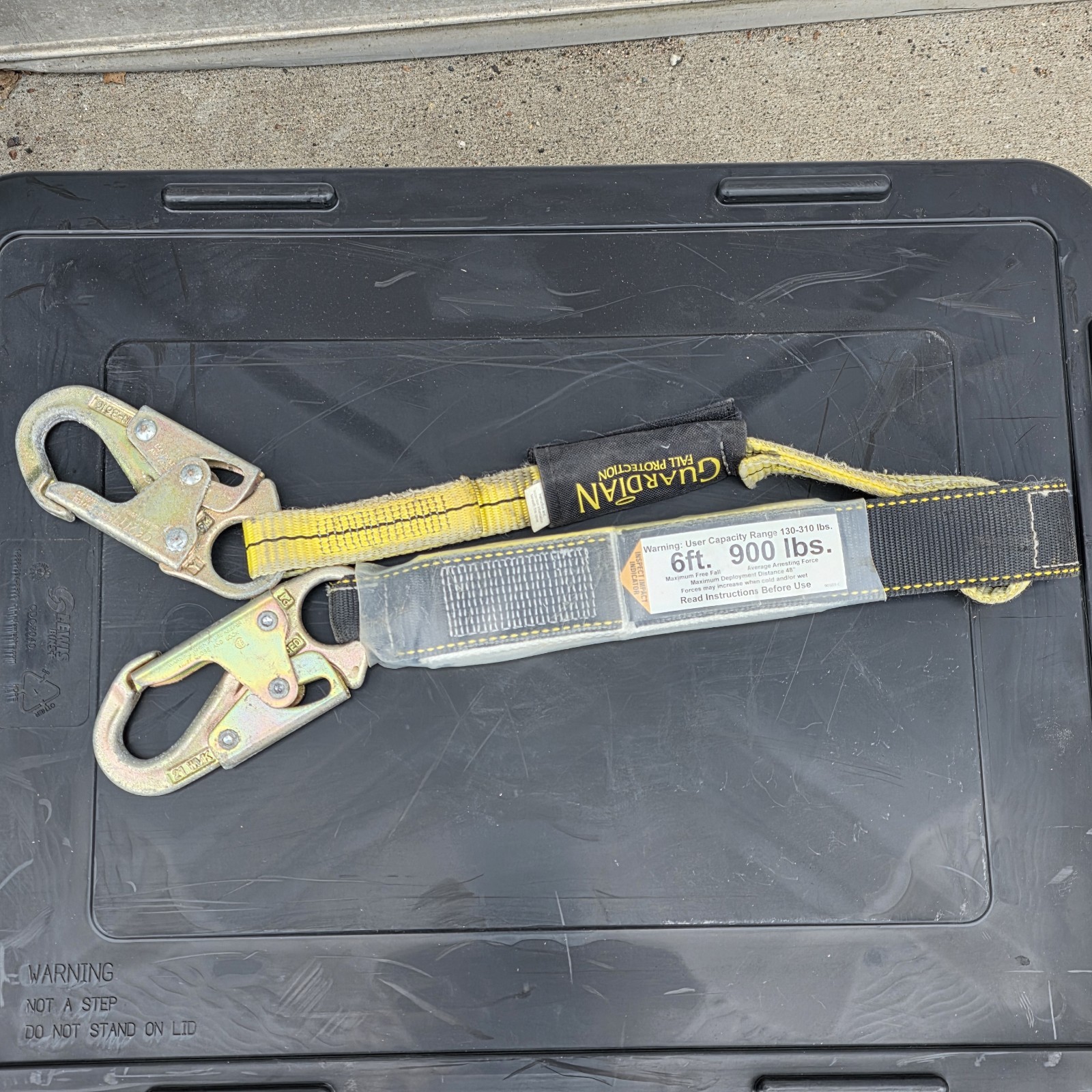 Guardian Fall Protection 01214 6ft Shock Absorbing Lanyard 900 lb READ
