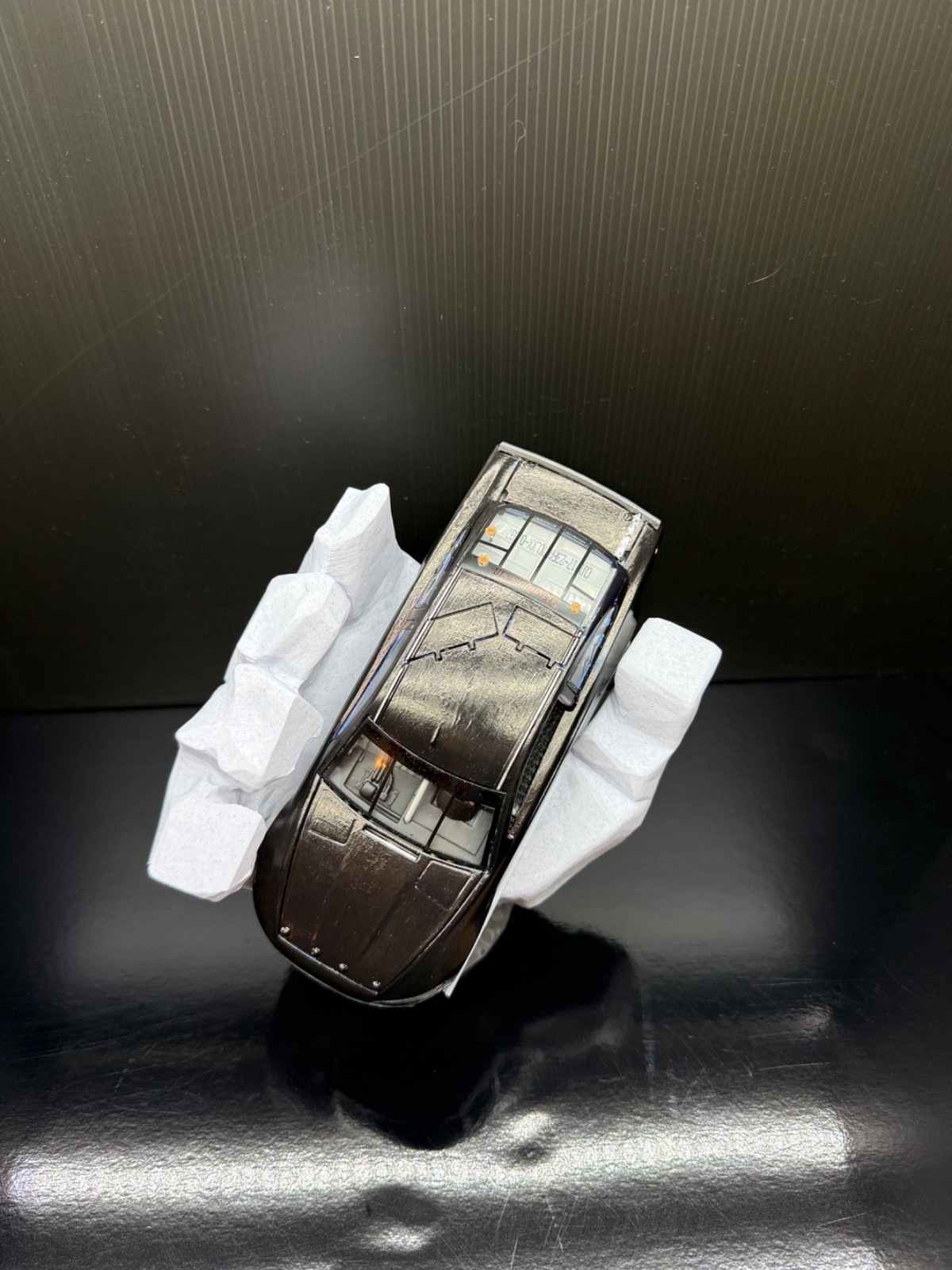 NASCAR 1:24 Diecast Dover Monster Hand Display