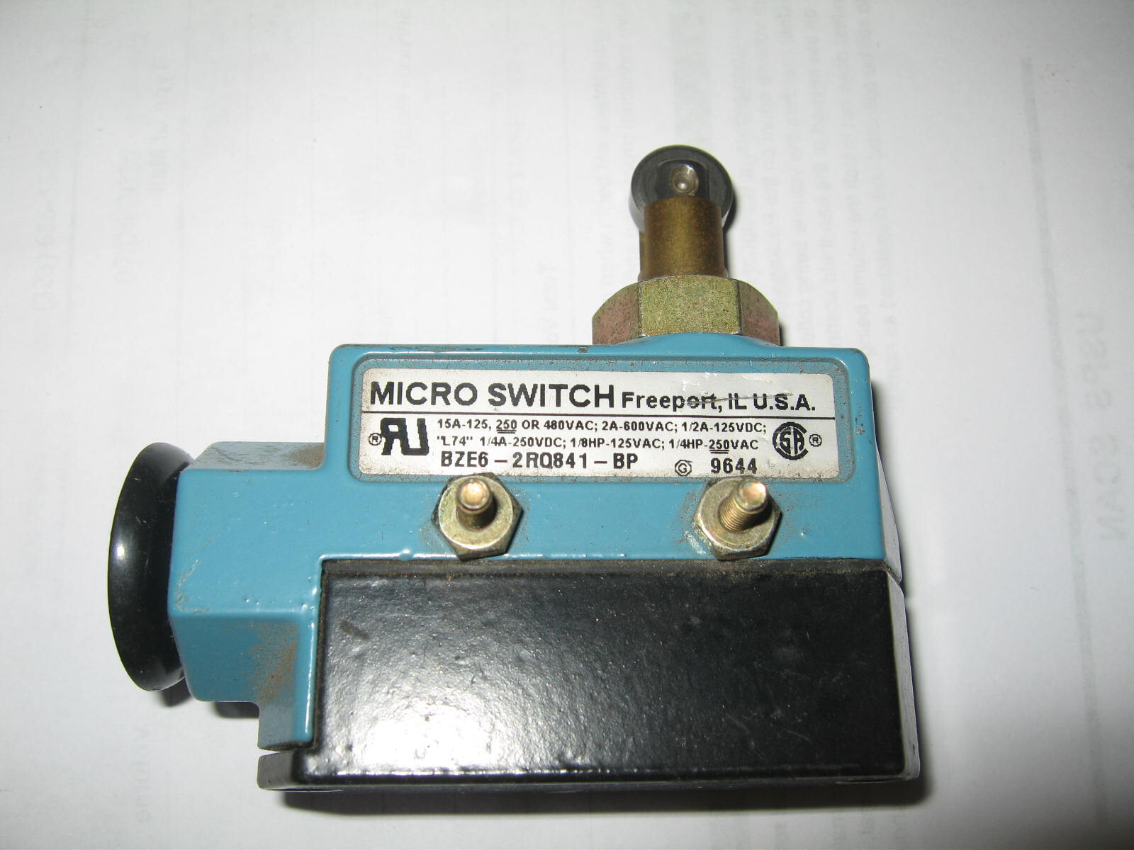 Micro Switch BZE6-2RQ841-BP Enclosed Limit Switch, SPDT