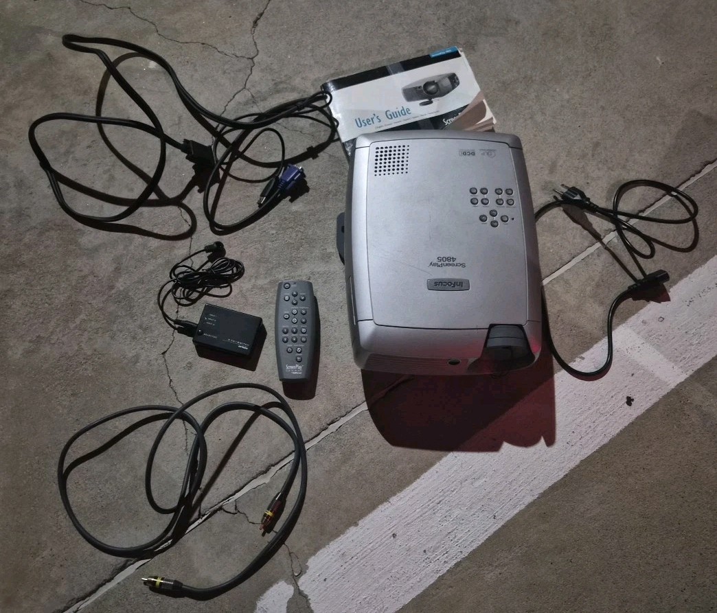 ScreenPlay By InFocus 4805 DLP Portable Electric Projector 854 X 480