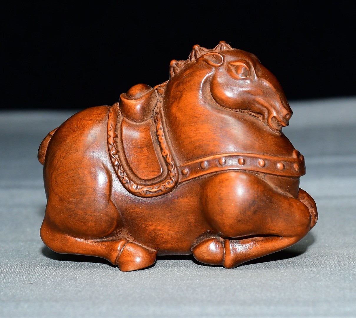 Exquisite Small Leaf Boxwood Tang Horse Ornament