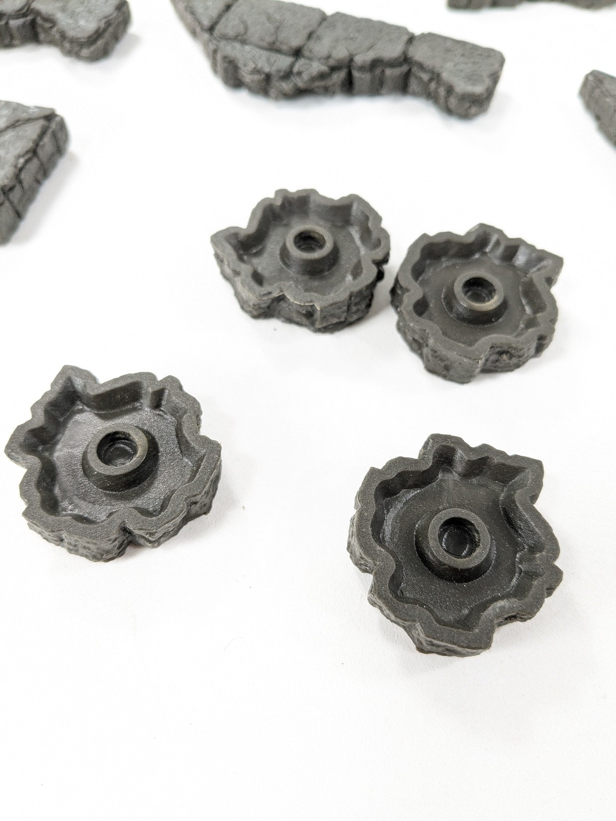 Dwarven Forge - Angled Ledges Add-On Pack (Black Unpainted)