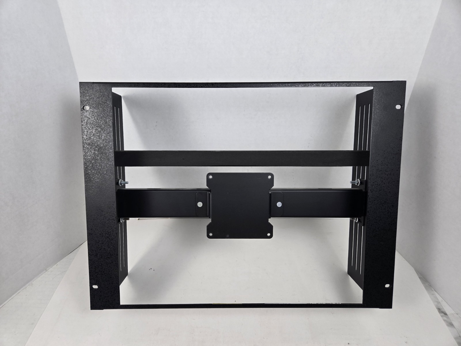 Middle Atlantic Products - Zenith L15V24S LCD Panel TV/Monitor Mount Rack