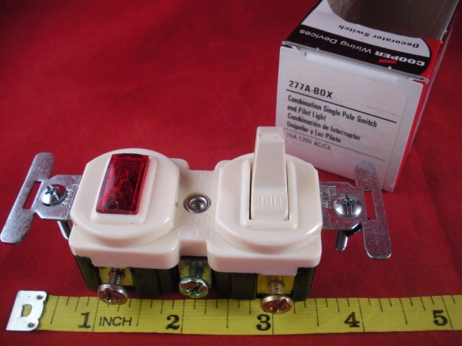 Cooper 277A-Box Combination Single Pole Decorator Switch Pilot Light 15a 120v