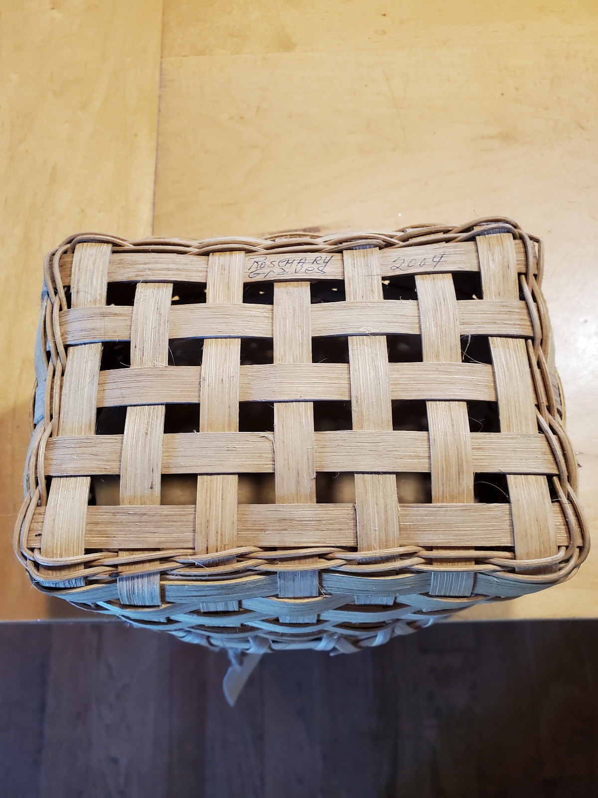 Rose Buddies Bluebird wicker basket