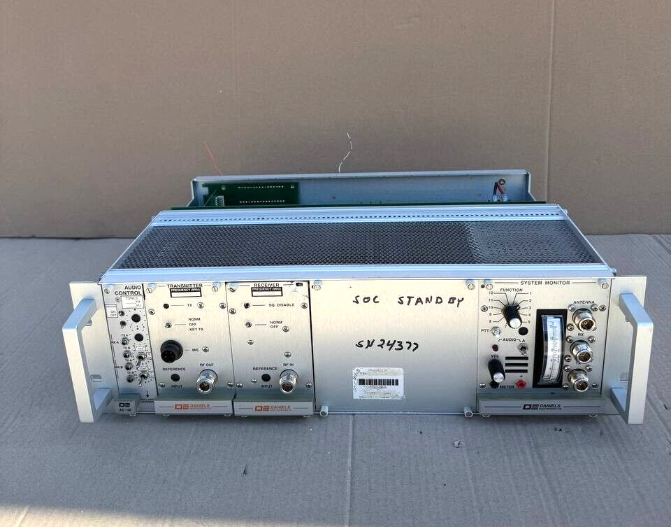 Daniels Electronics Low Band Radio Transmitter Receiver