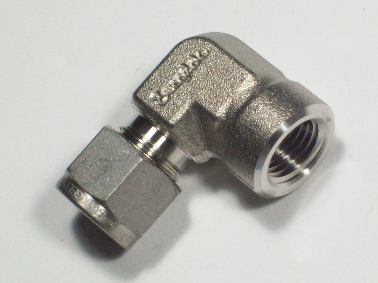 1- Swagelok Stainless Steel Elbow, 3/8" OD Tube x 1/4" Female NPT, SS-600-8-4