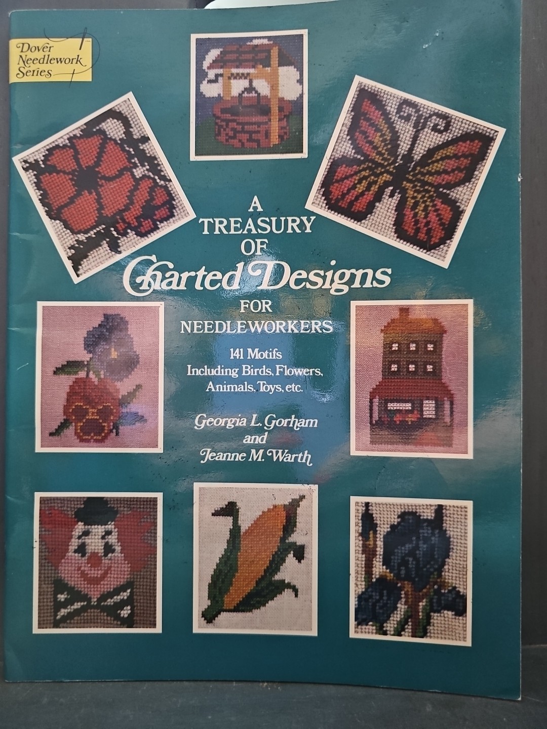 Dover Needlework Series - A Treasury Of Charted Designs for Needleworkers 1977