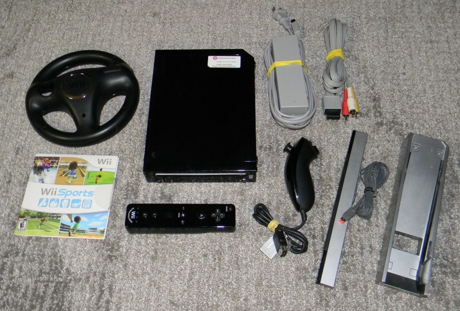 Nintendo Wii Console / Wii Wheel Bundle - Black