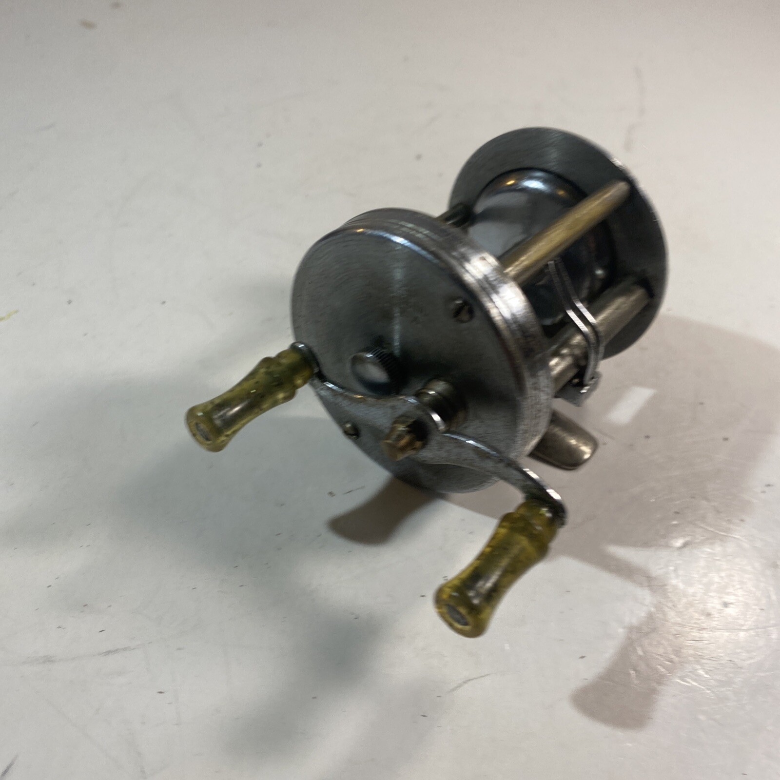South Bend No. 20 Model A Fishing Reel with working condition