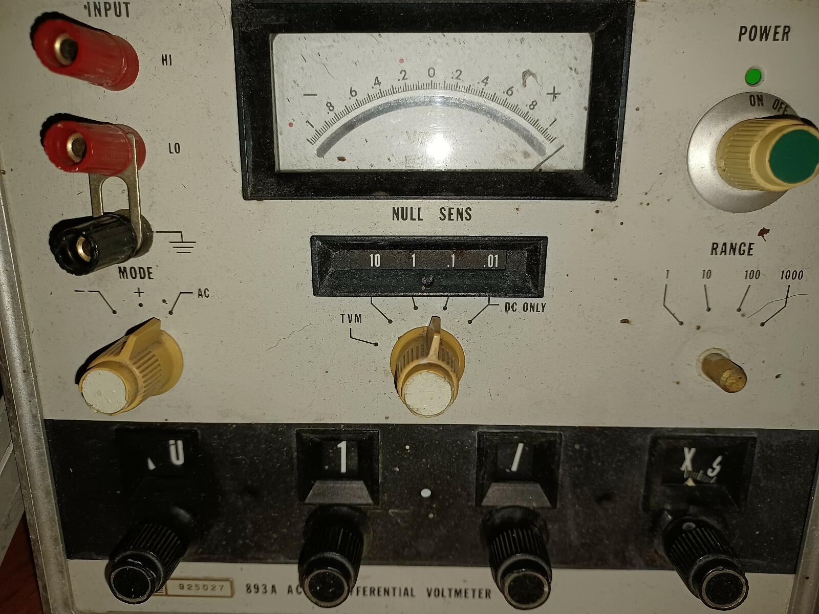 FLUKE 893A AC/DC DIFFERENTIAL VOLTMETER