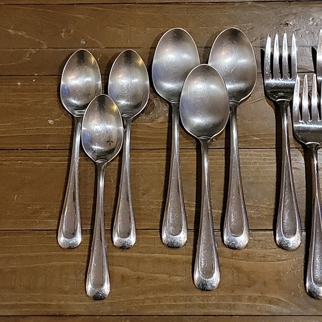 15 Piece Oneida Sand Dune Glossy Stainless Flatware 3 Table Settings