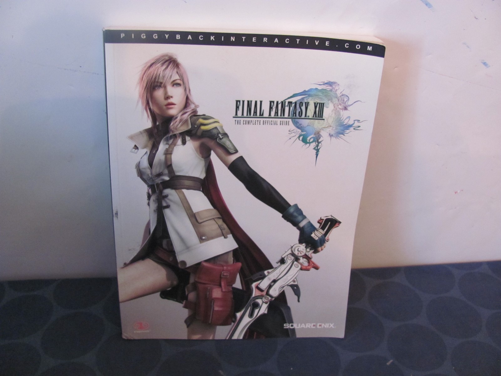 Final Fantasy XIII game guide great condition