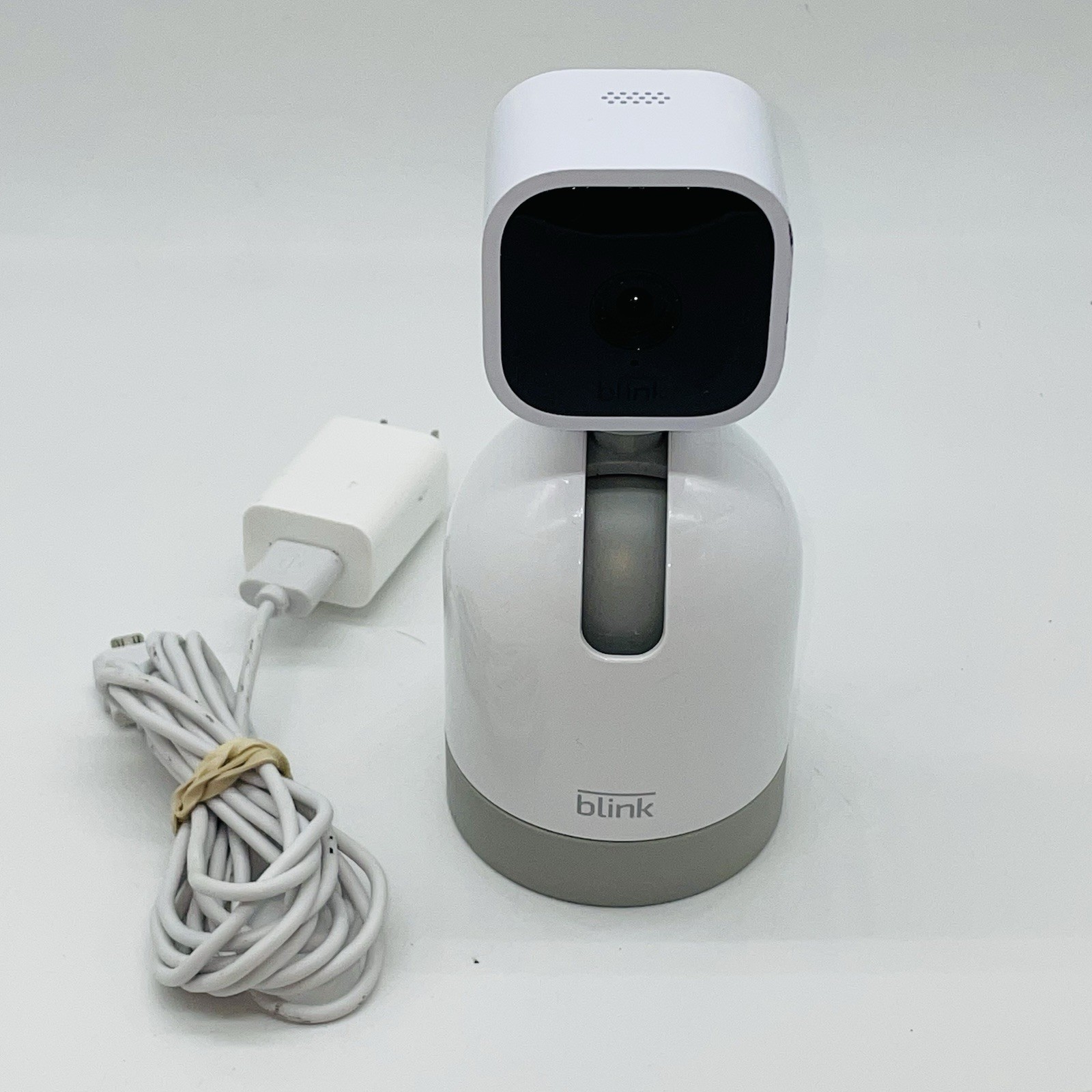 BLINK (BAE041000U) Mini Pan-Tilt Rotating Mini Indoor Security Cam