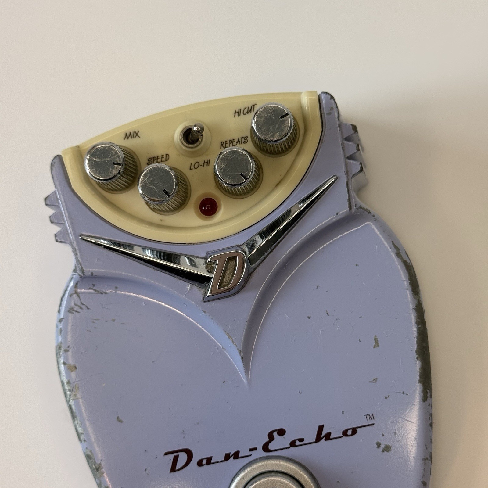 Danelectro Dan-Echo Vintage Delay Guitar Effects Pedal Purple