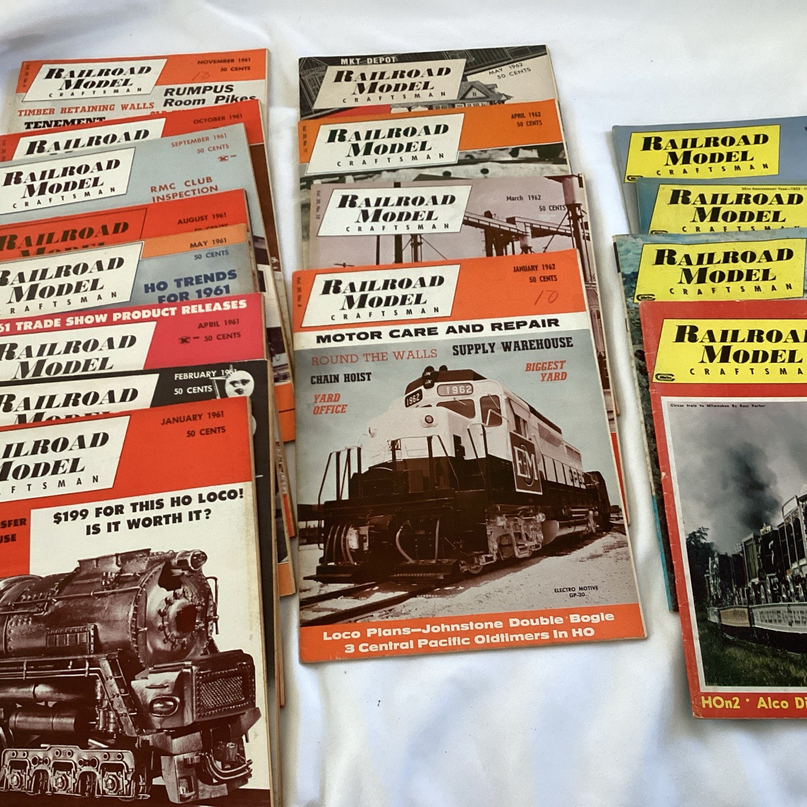 Vintage 16 Railroad Model Craftsman 61, 62,66,67,68 Magazines Train Layouts Cars