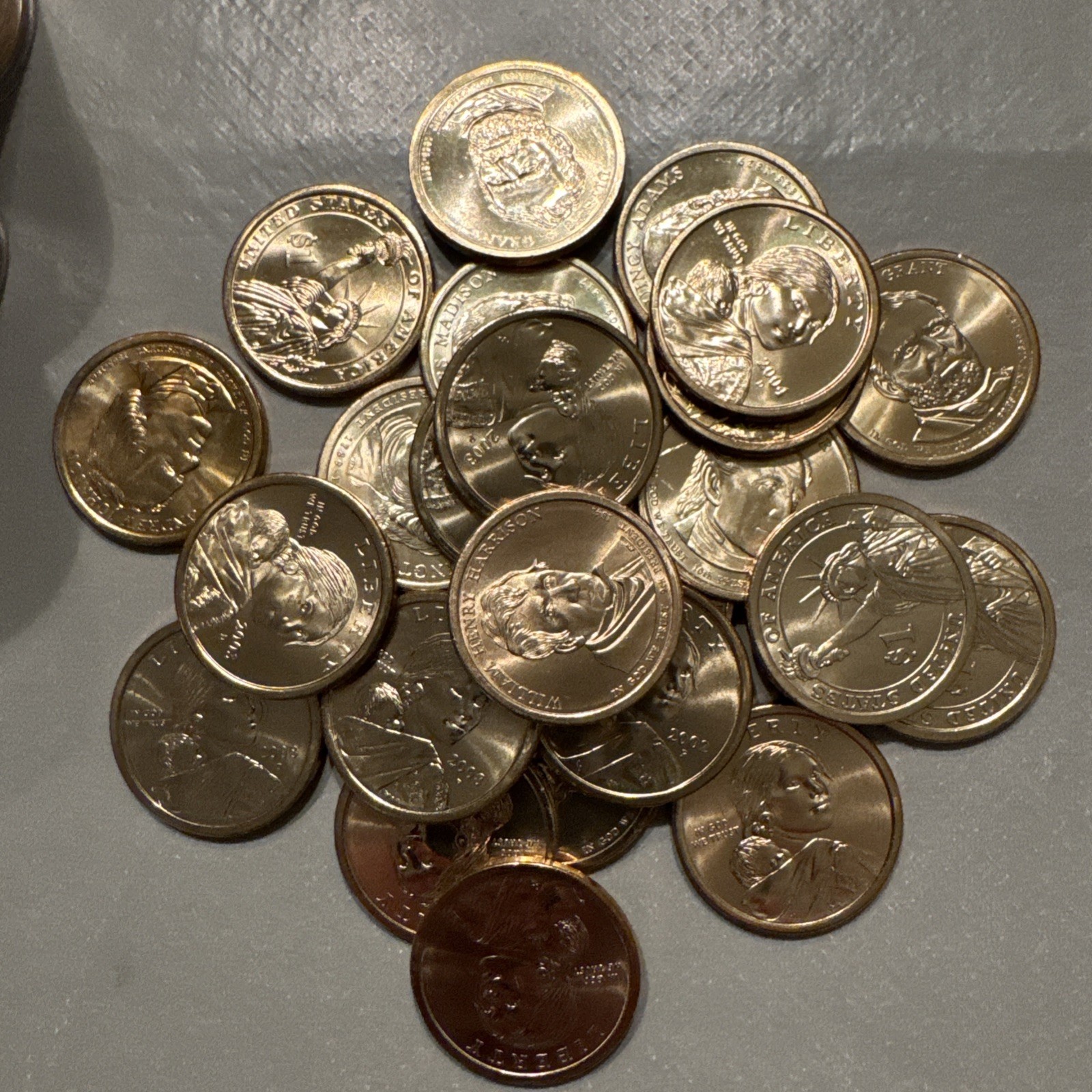 $25 Sacagawea & Presidential $1 Golden Coin BU from US/OBW MS Dollar Mixed Roll