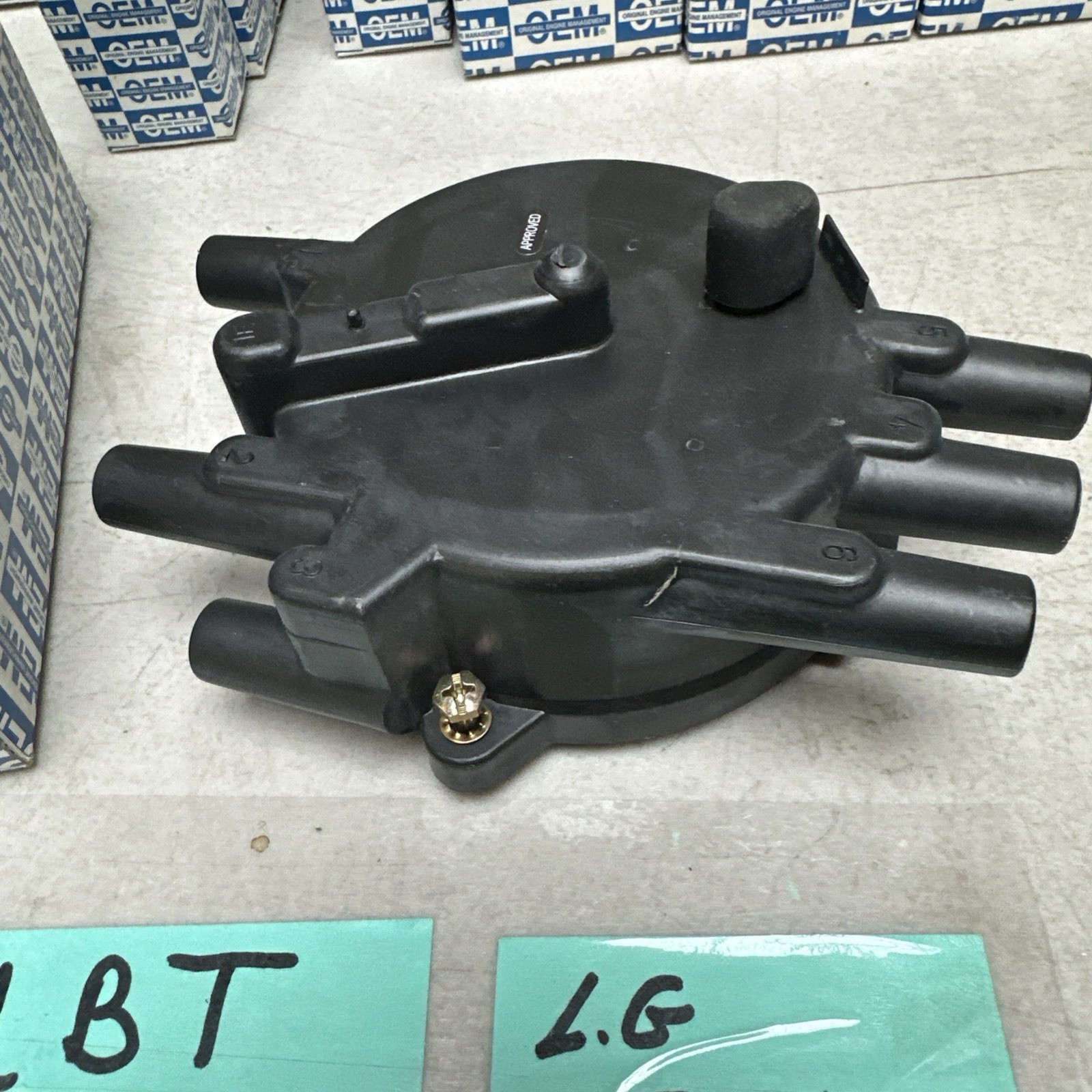 ORIGINAL ENGINE MANAGMENT DISTRIBUTOR CAP 4020