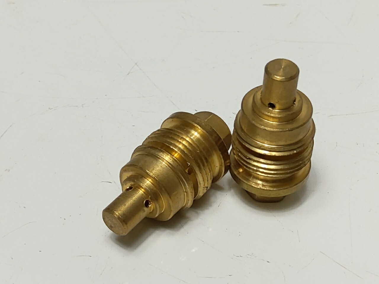 LOT OF 2 SUPCO VALVES VS01 (NOS)