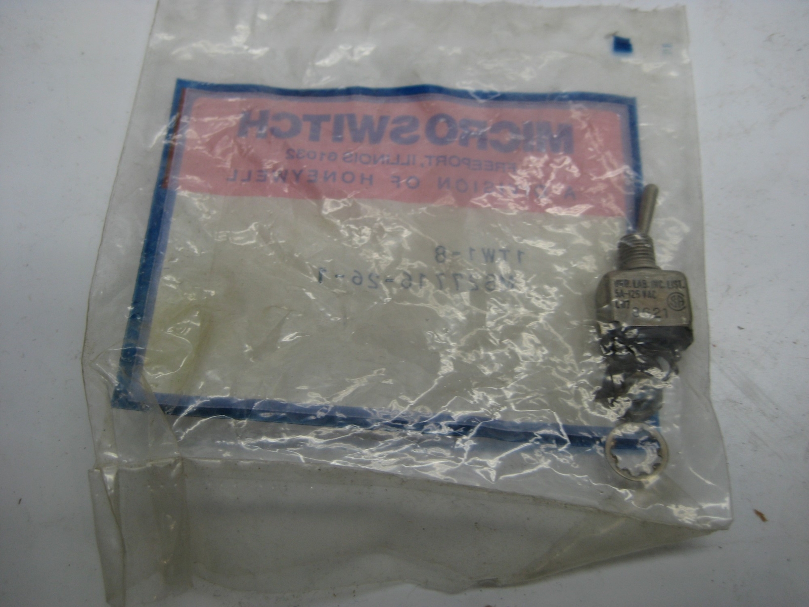 MICROSWITCH 1TW1-8 MS27716-26-1 TOGGLE SWITCH NSMP