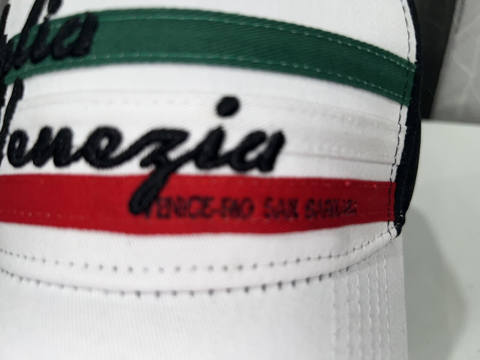 Italia Venetia Red Green Black on White Front Black Hat Cap Strap buckle EUC
