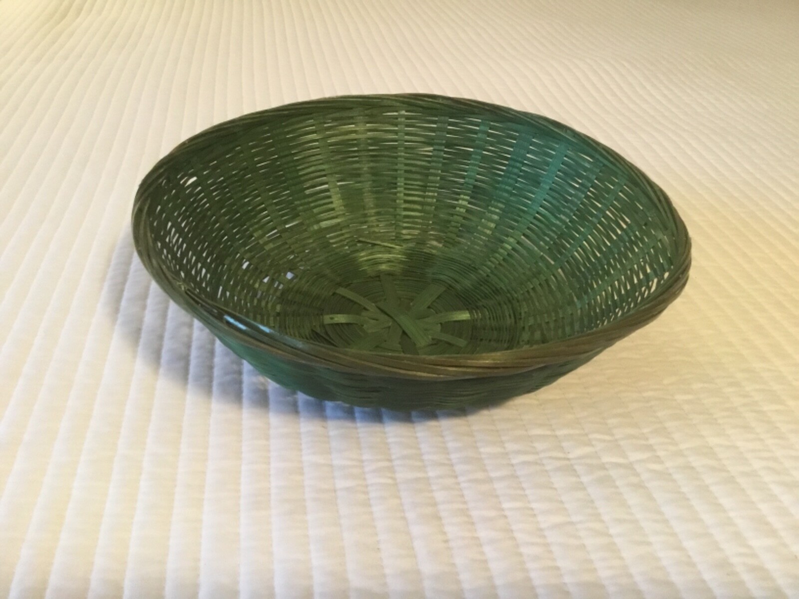 Vintage  Hand Woven Bamboo Wicker  Rolls/Bread Basket   Christmas   10”   GREEN