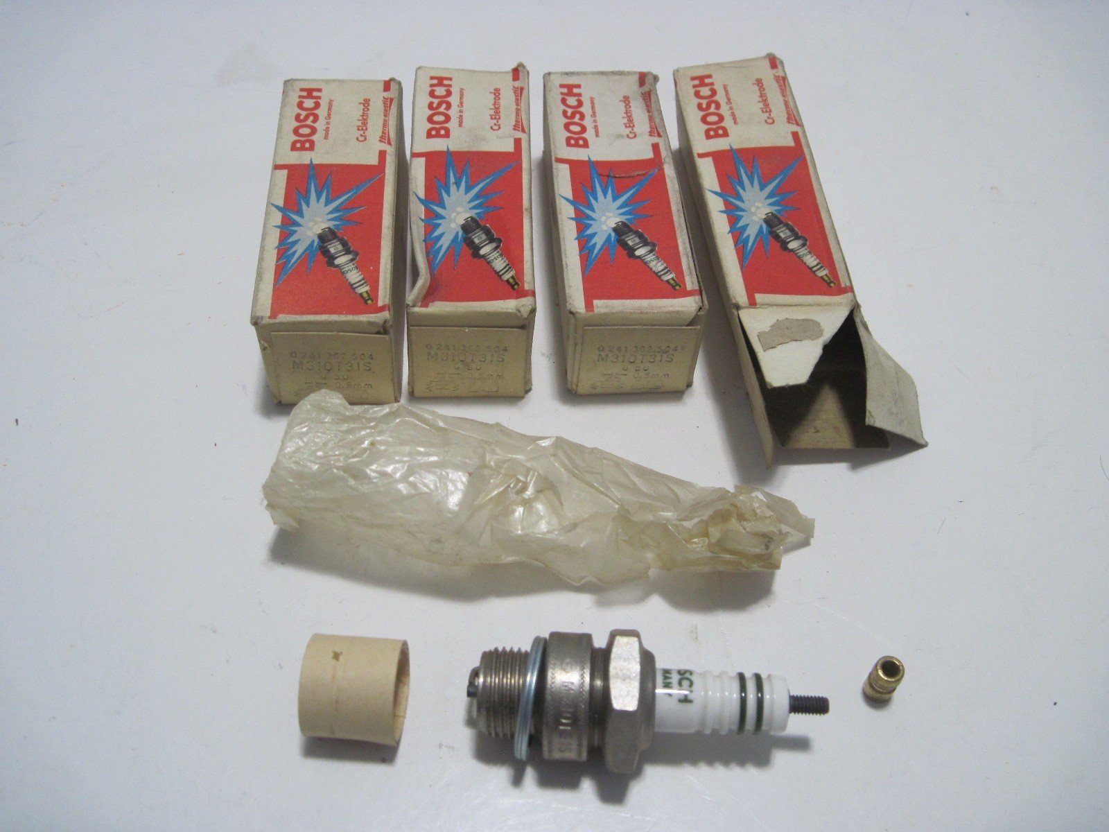 NOS (4) Bosch M310T31S Spark Plugs for Harley Knuckleheads, Bombardier, Ski-Doo