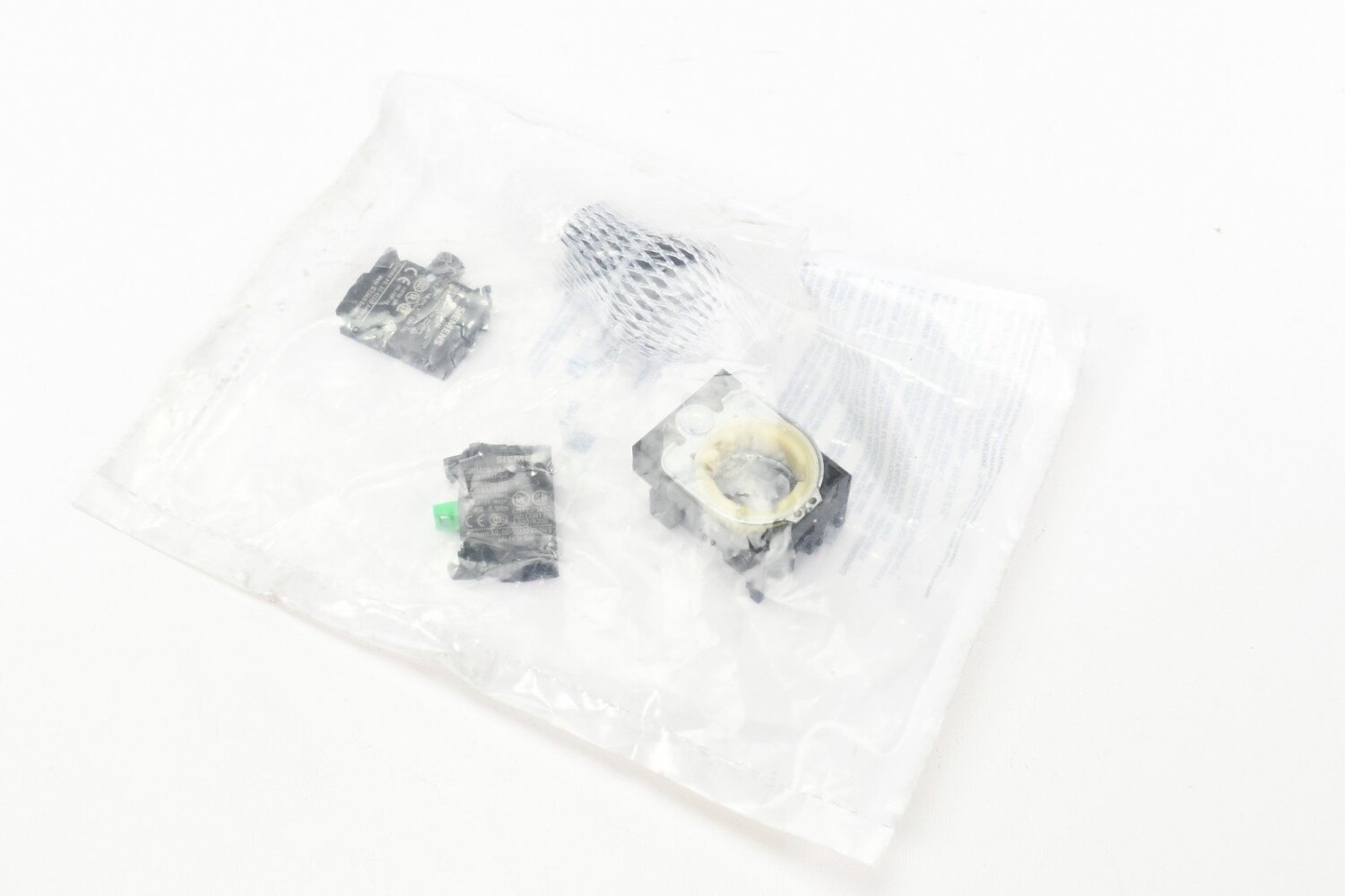 SIEMENS 3SU1106-0AB70-1BA0, Illuminated pushbutton - NEW