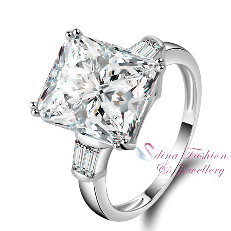 S925 Sterling Silver Lab-Created MOISSANITE 5ct Luxury Emerald-Cut Wedding Ring