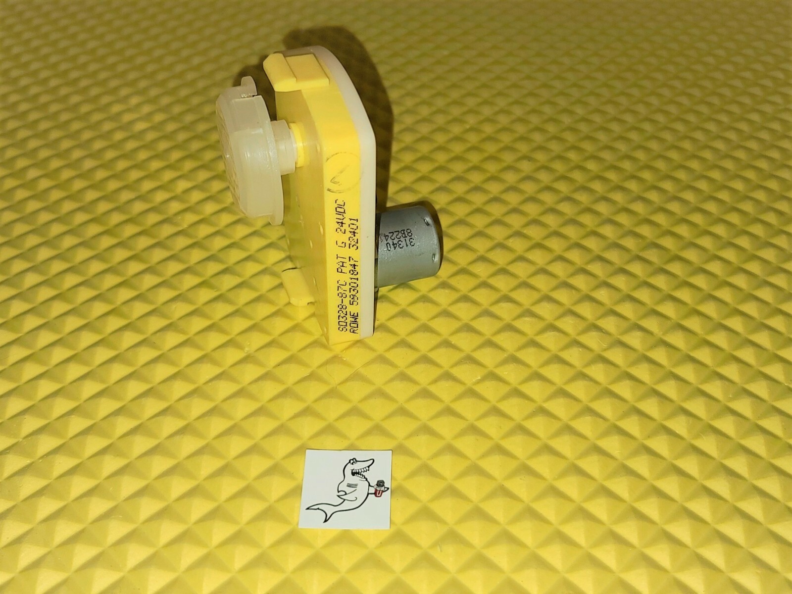 ROWE 7800 SNACK VENDING MACHINE VEND MOTOR #59301847- Clip Mount / Free Ship!