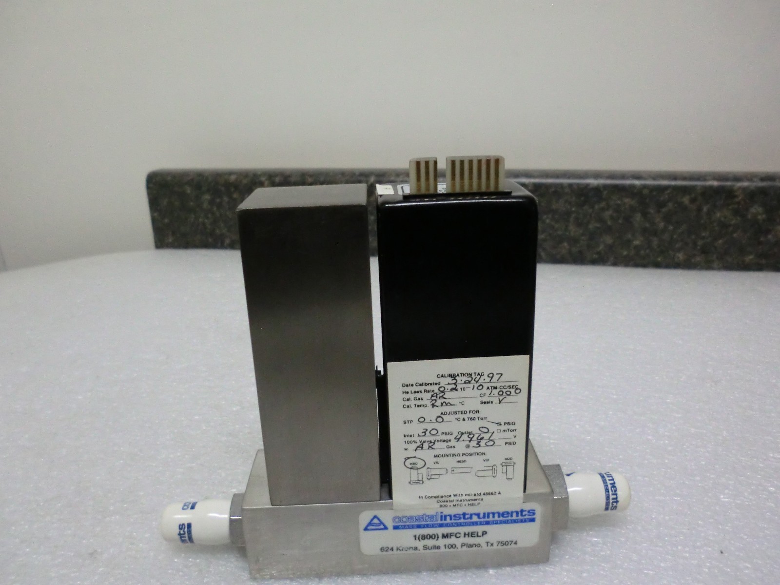 Unit Instruments Mass Flow Controller UFC-2020