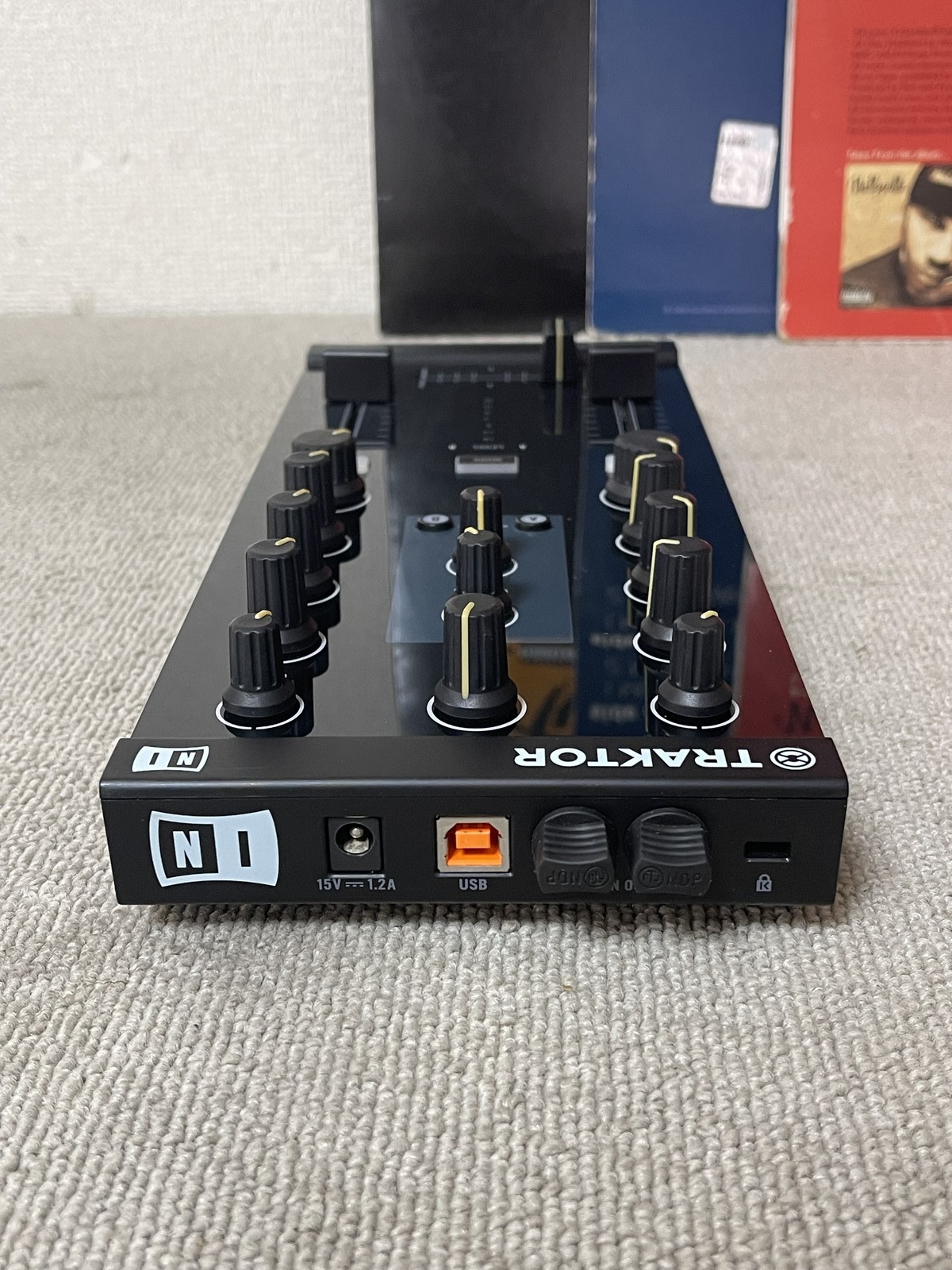Native Instruments Traktor Kontrol Z1 DJ Mixer Audio Interface Boxed Tested