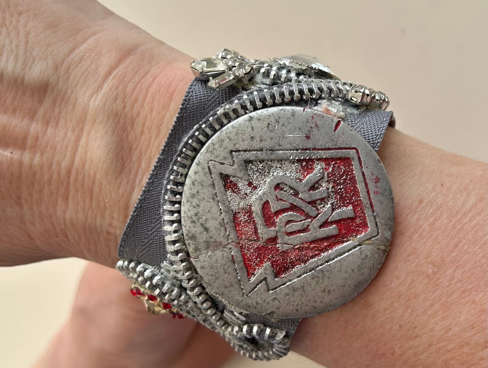 UNUSUAL Unique Pennsylvania Railroad CUFF Bracelet PRR Zippers Crystals Logo WOW