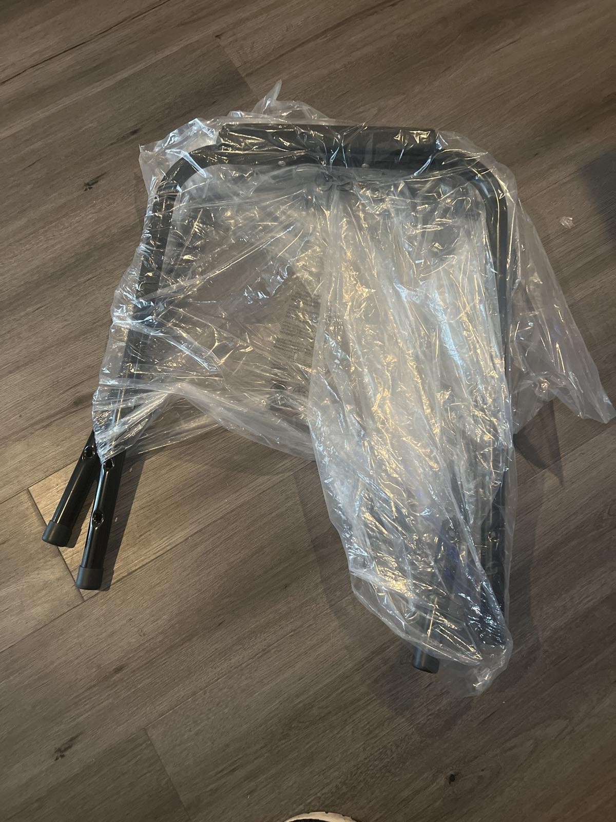 OmySalon Adjustable Shampoo Chair - Black legs/armrests